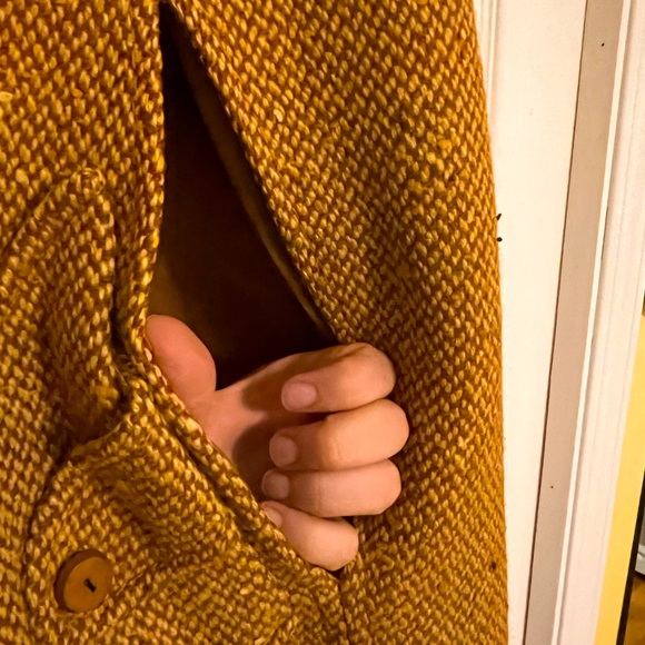 Vintage Mustard Yellow Cape - Picture 3 of 7